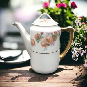 Vintage 1910-1920 LDBC Limoges Roses Pattern 16 oz Capacity Vertical Tea Pot